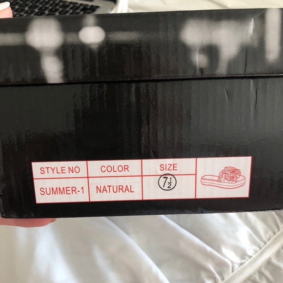 New in box espadrilles. Taupe and white - Picture 3 of 3